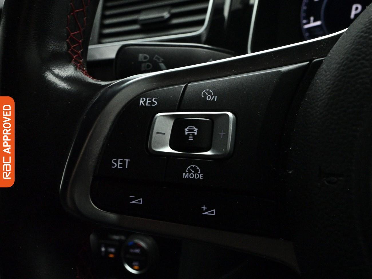 Volkswagen Golf view 24
