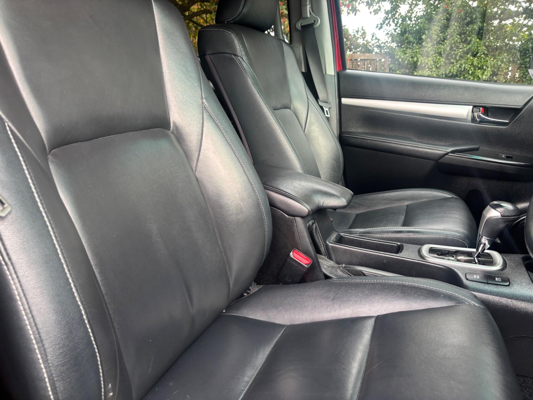 Toyota Hilux view 14