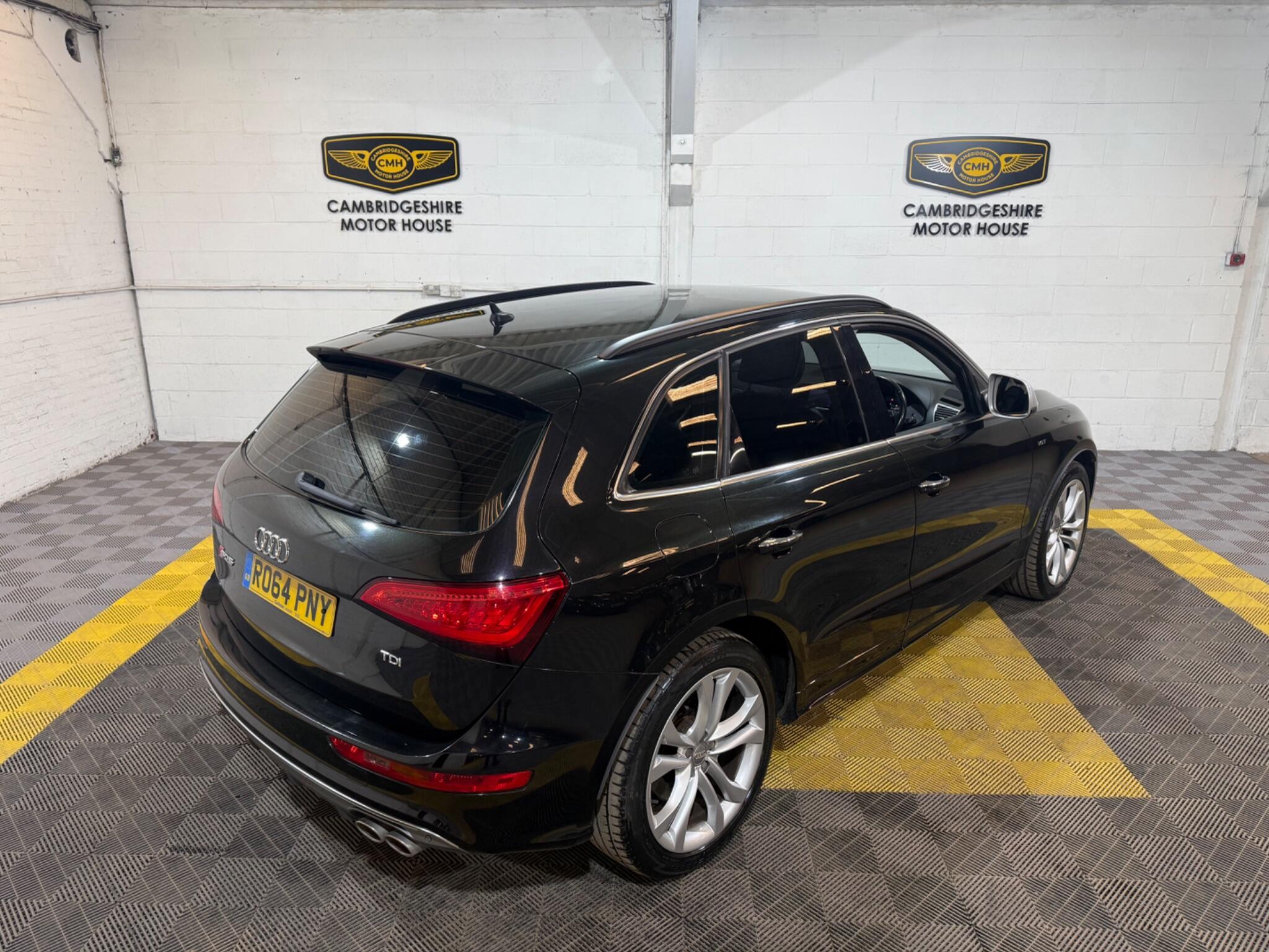 Audi SQ5 view 13