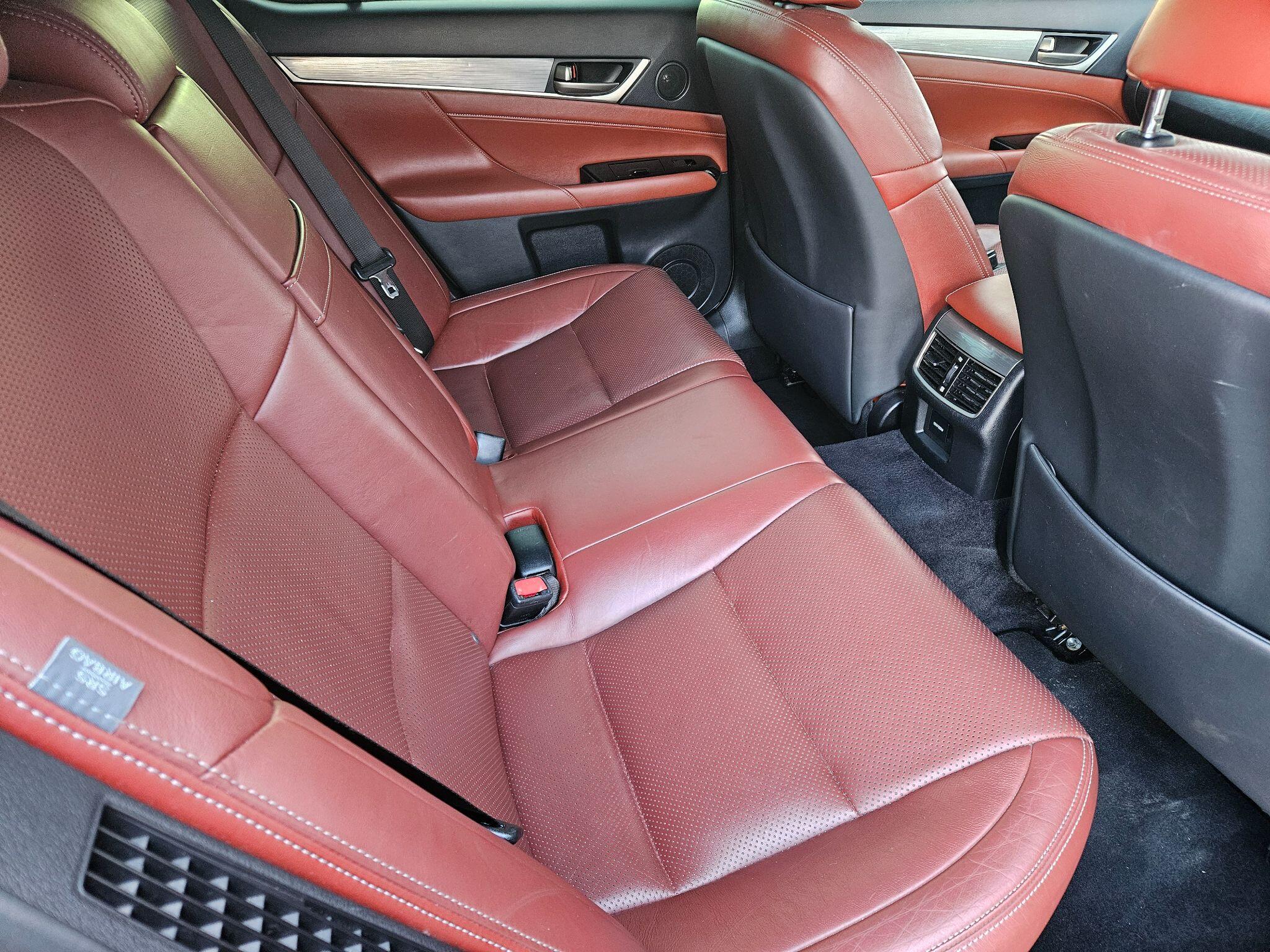 Lexus GS view 12