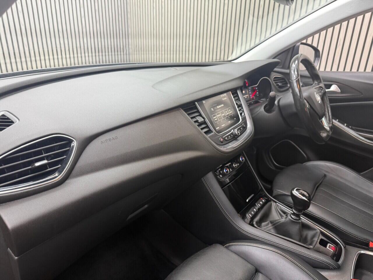 Vauxhall Grandland X view 5