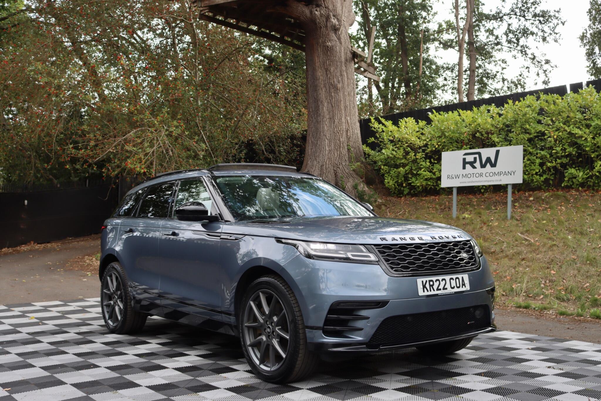 Land Rover Range Rover Velar view 41