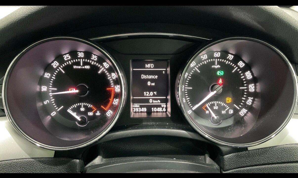 Skoda Superb view 4