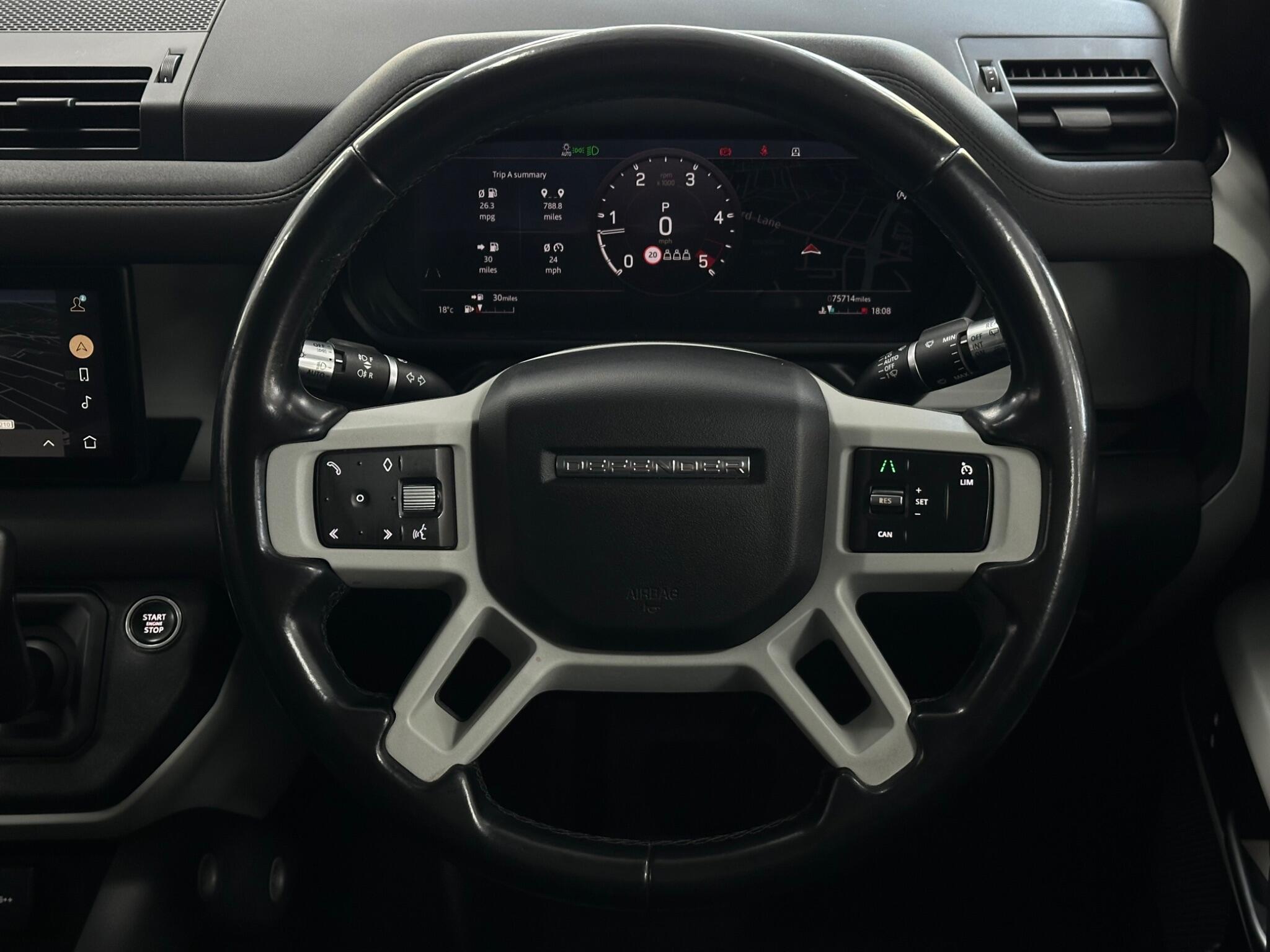 Land Rover Defender 110 view 21