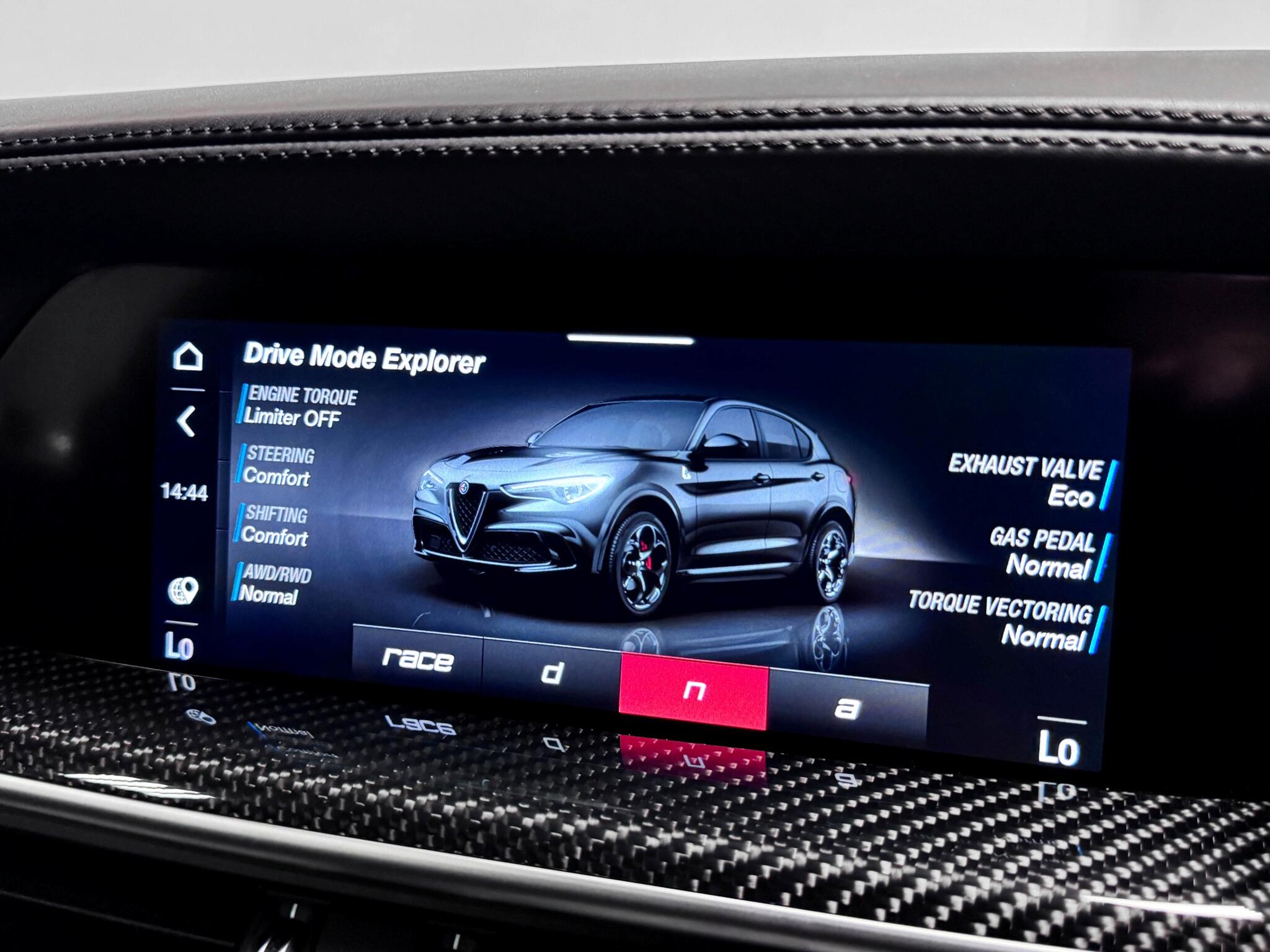 Alfa Romeo Stelvio view 56