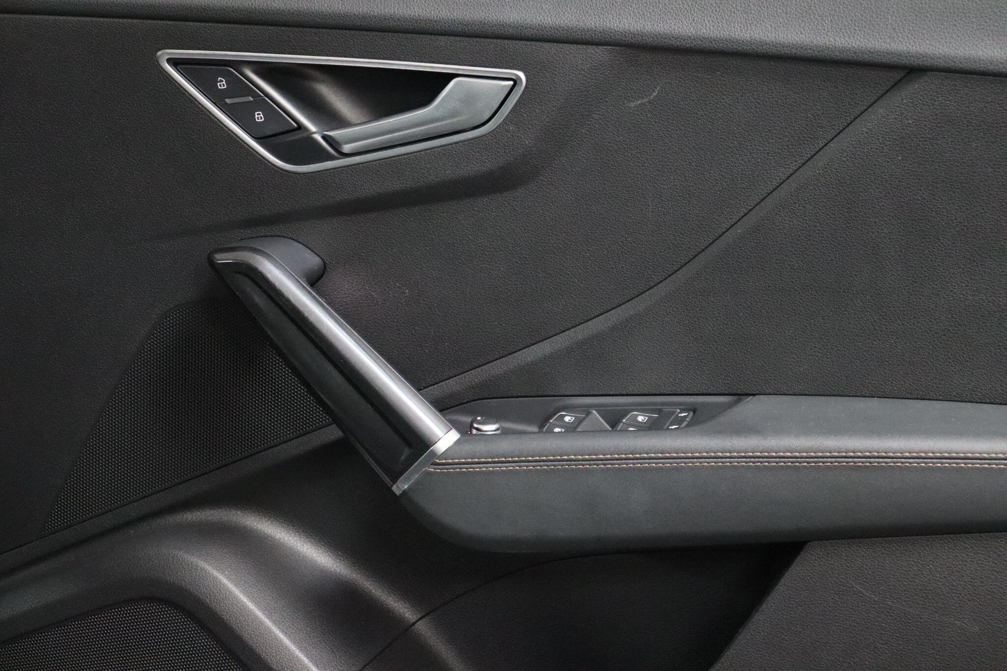 Audi Q2 view 36