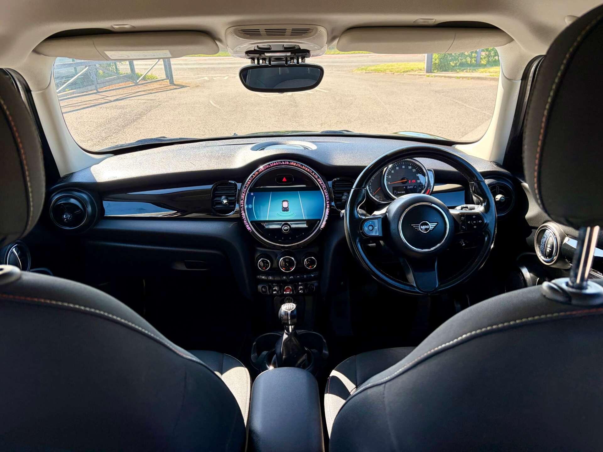 Mini Cooper view 32