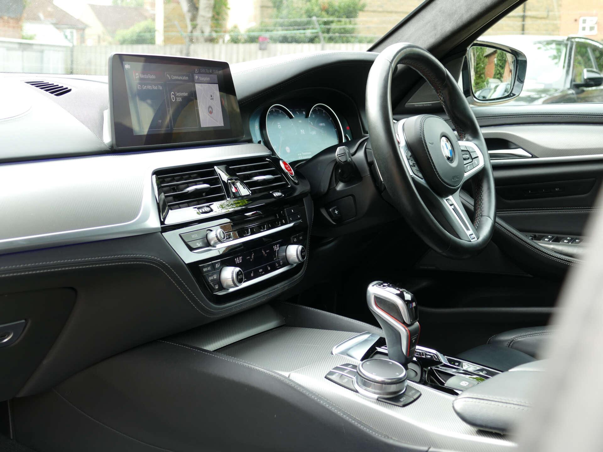 BMW M5 view 32