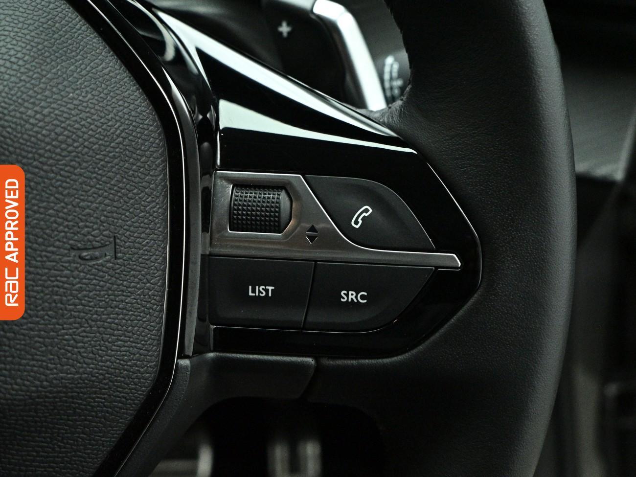 Peugeot 208 view 26