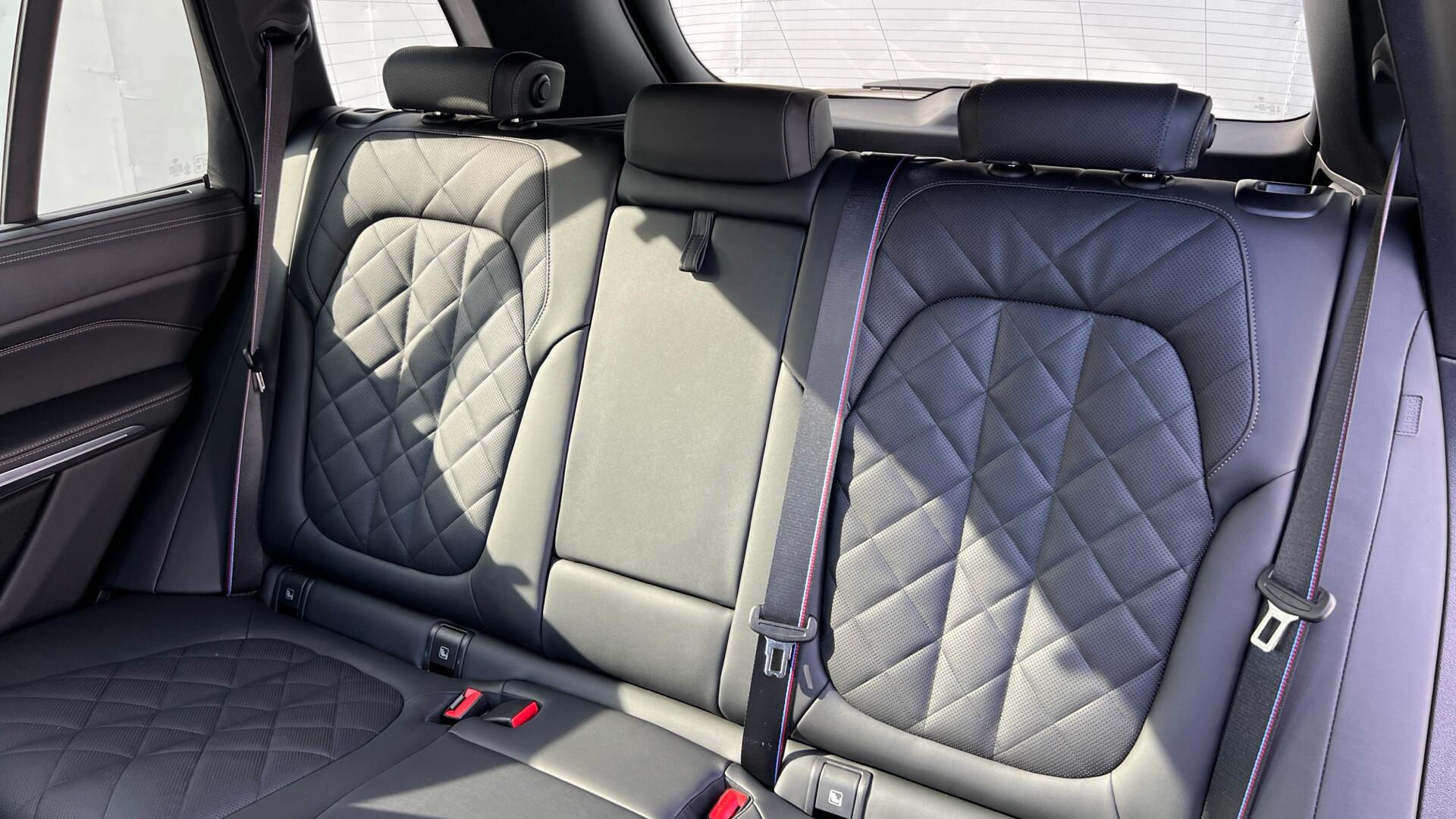 BMW X5 view 12