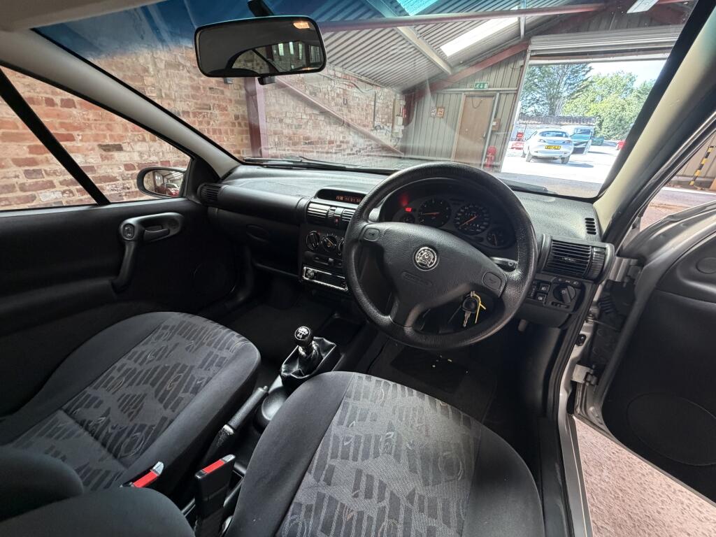 Vauxhall Tigra view 15