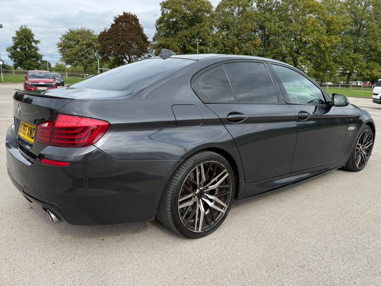 BMW 5 Series view 21