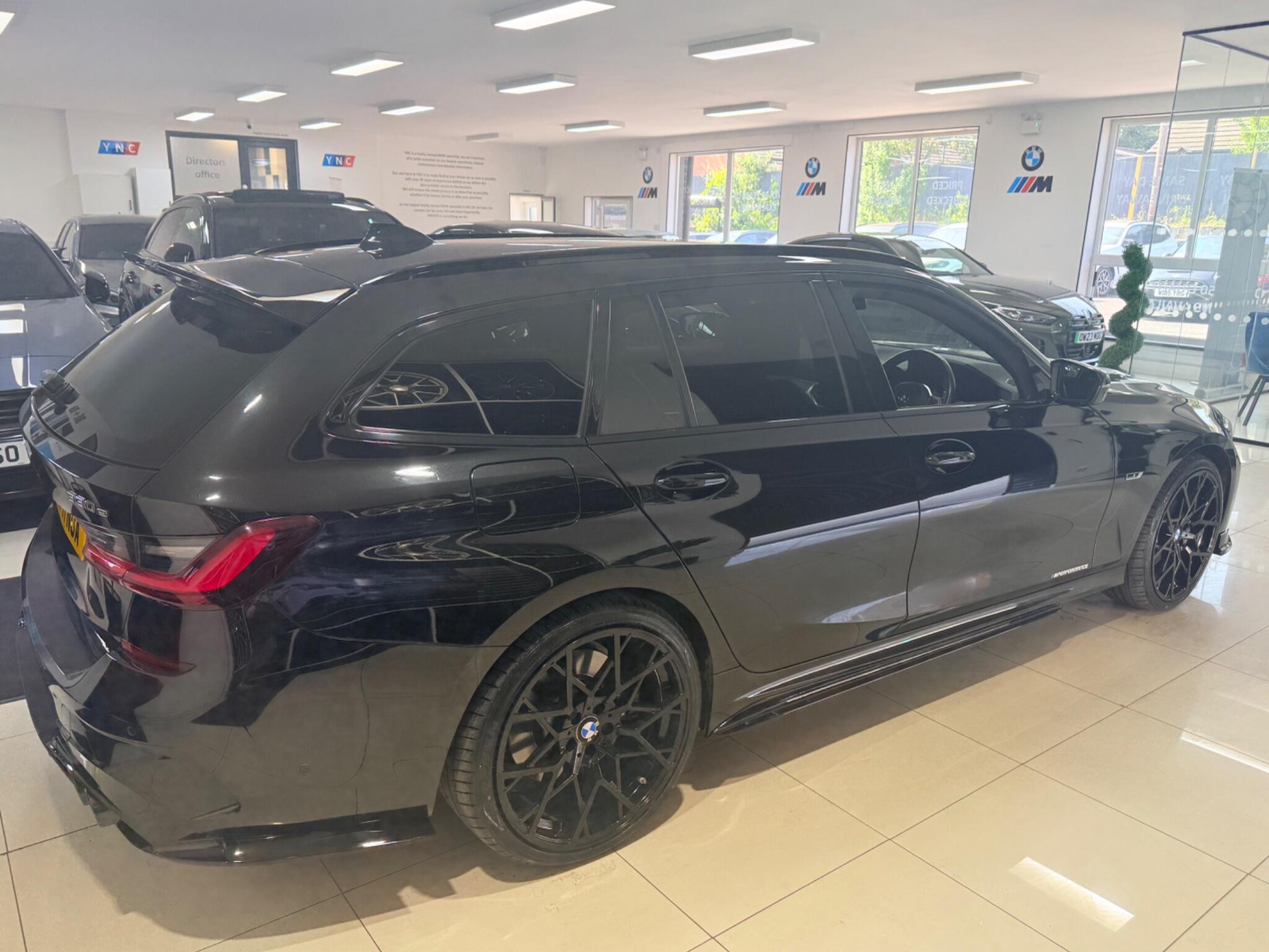 BMW 3 Series view 14