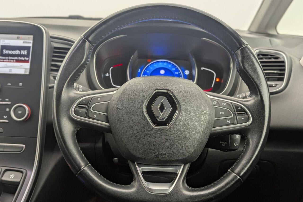 Renault Grand Scenic view 26