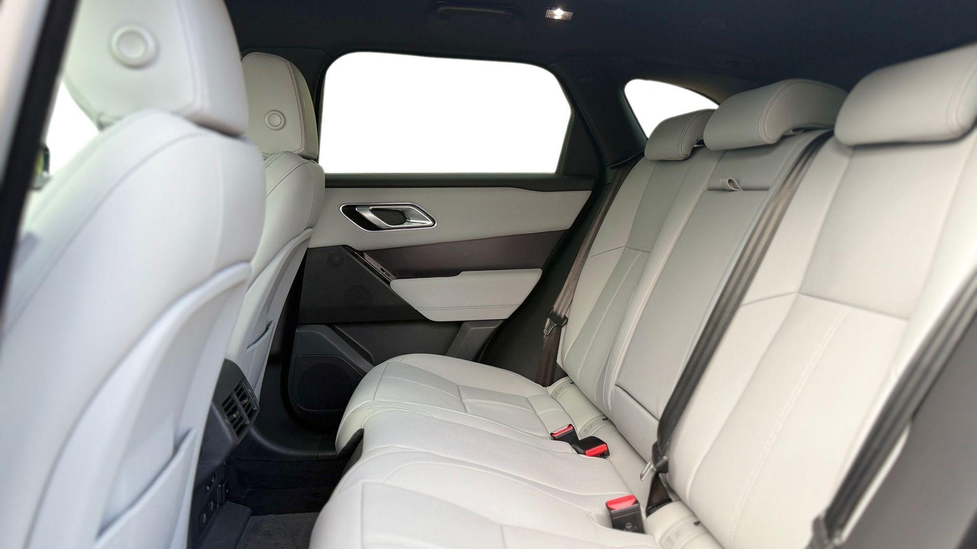 Land Rover Range Rover Velar view 4