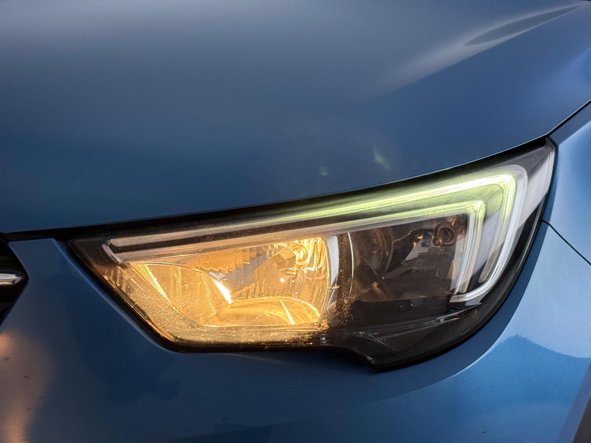 Vauxhall Crossland X view 12