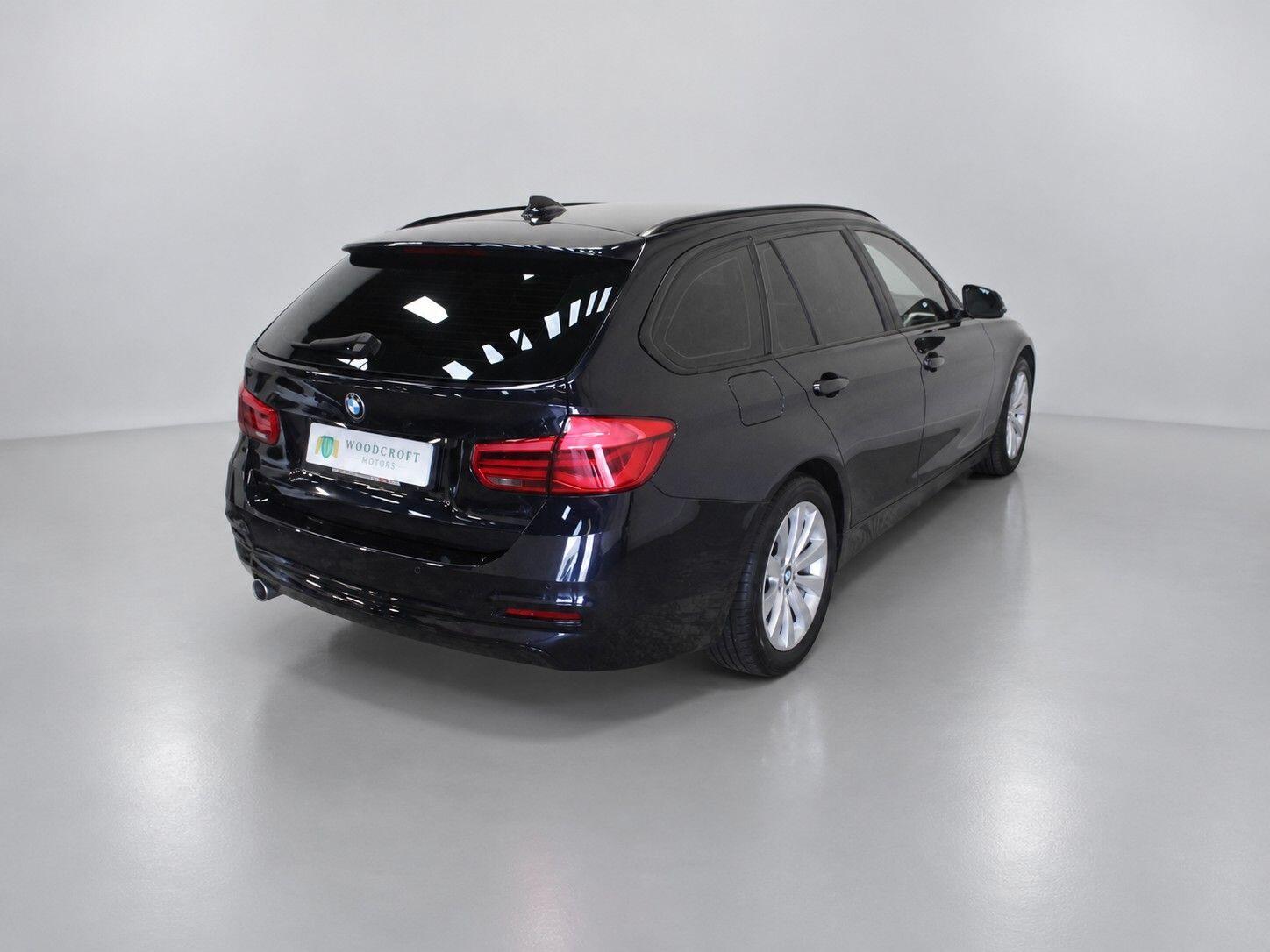 BMW 3 Series view 8