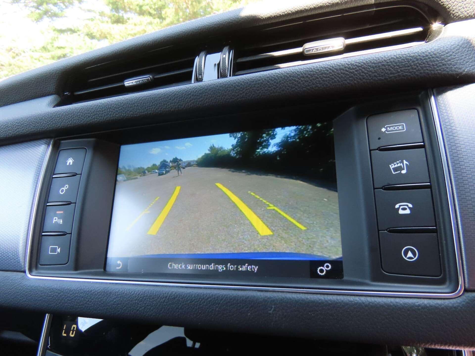 Jaguar XF view 13