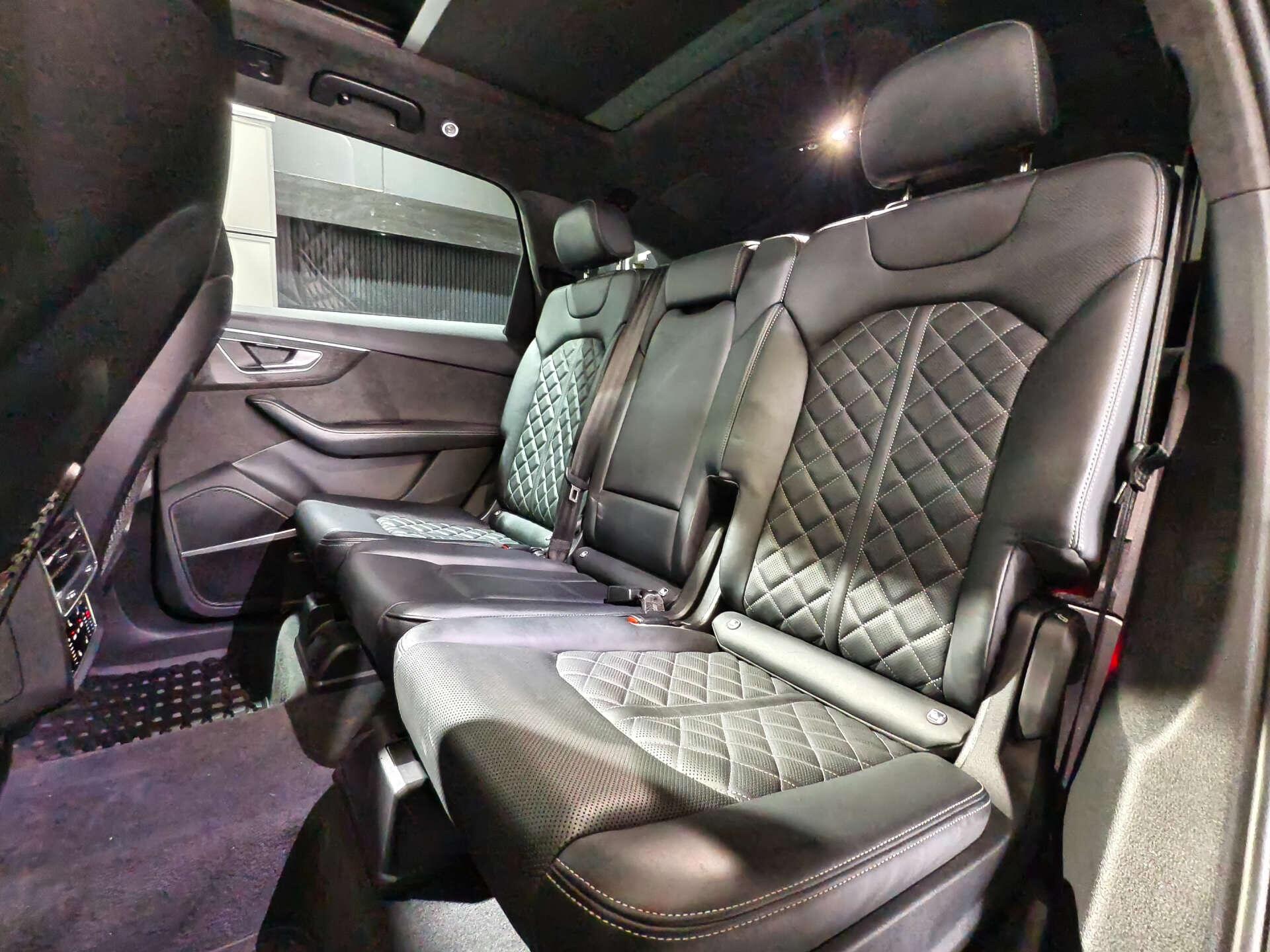 Audi SQ7 view 29