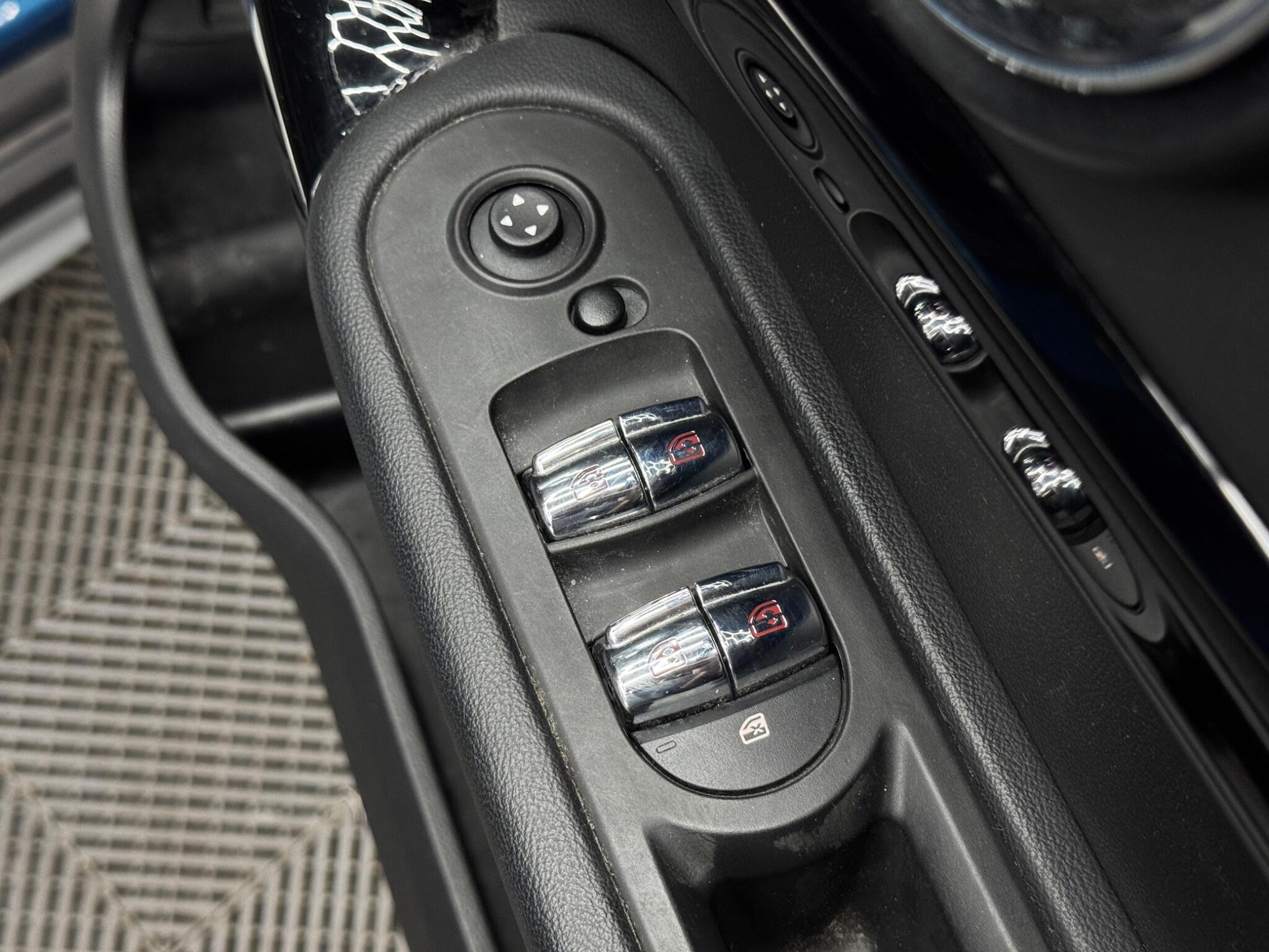 Mini Countryman view 40