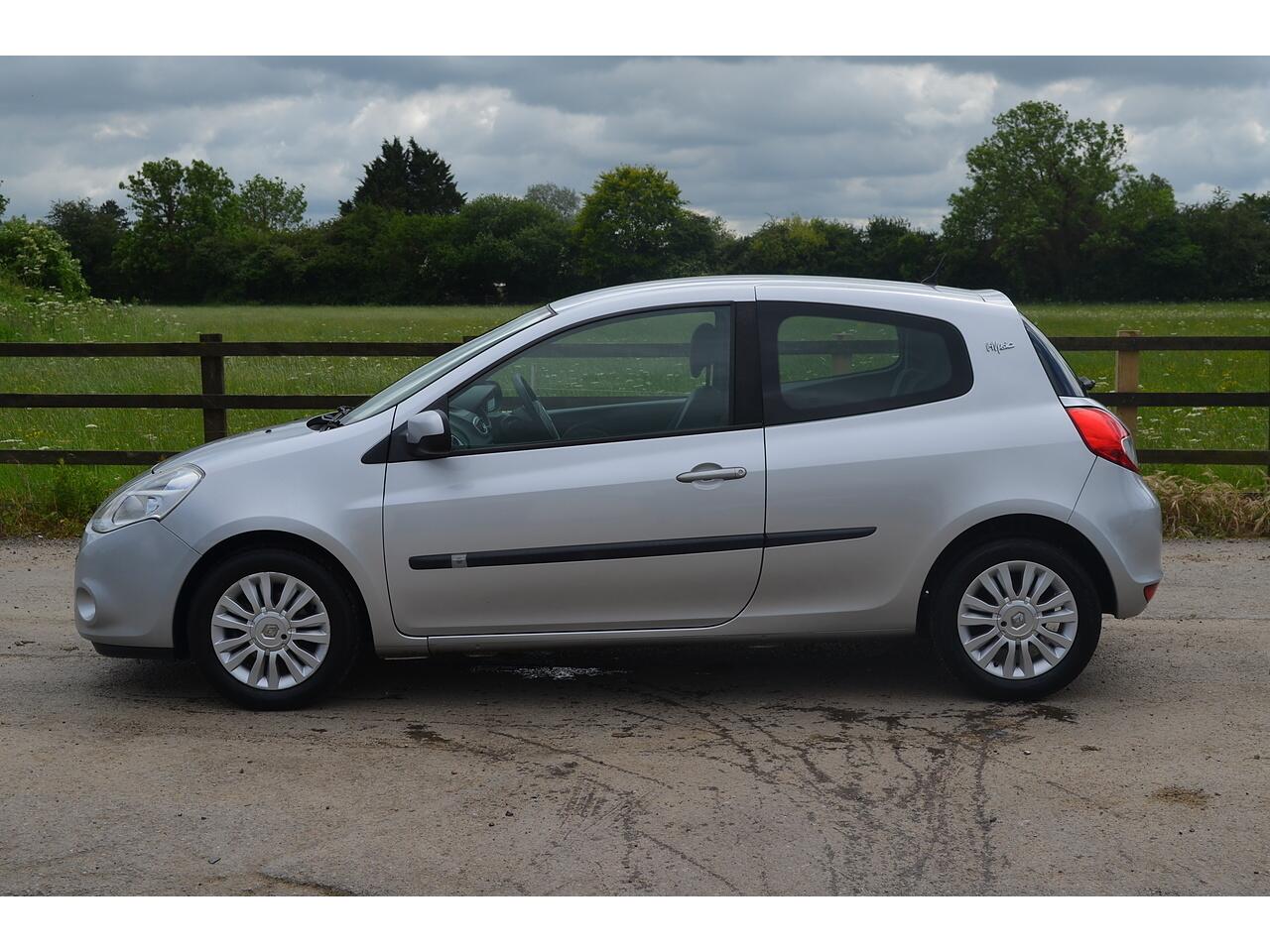 Renault Clio view 6