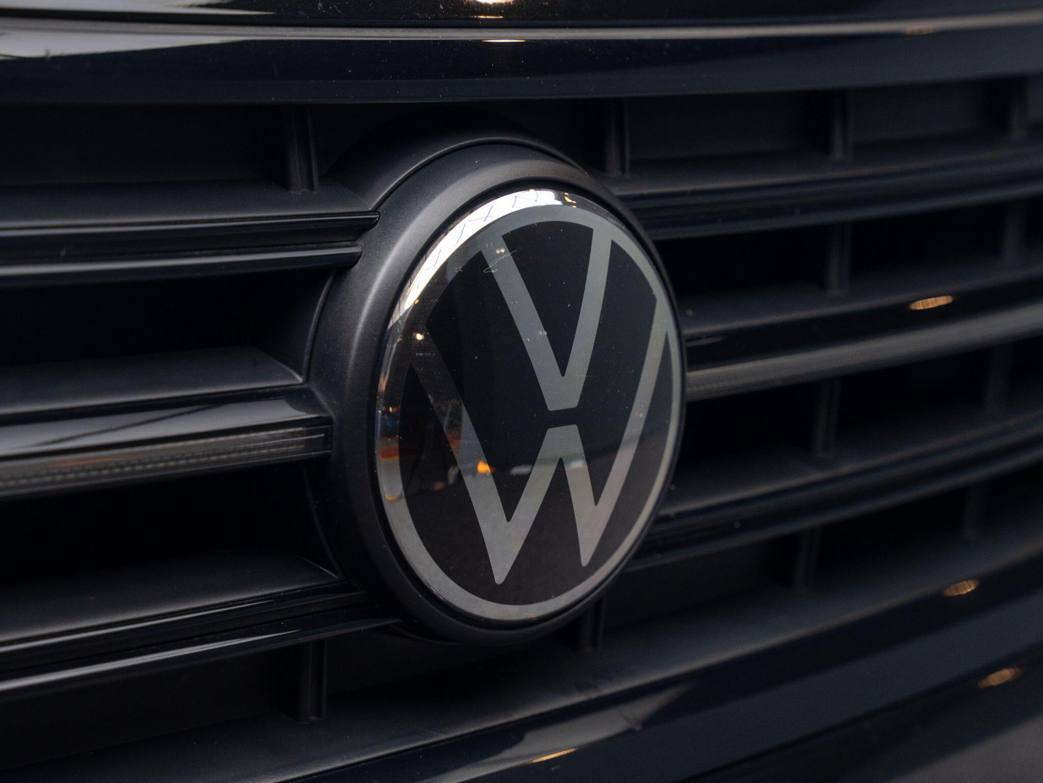 Volkswagen Touareg view 27