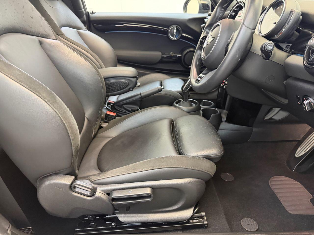 Mini Cooper view 18