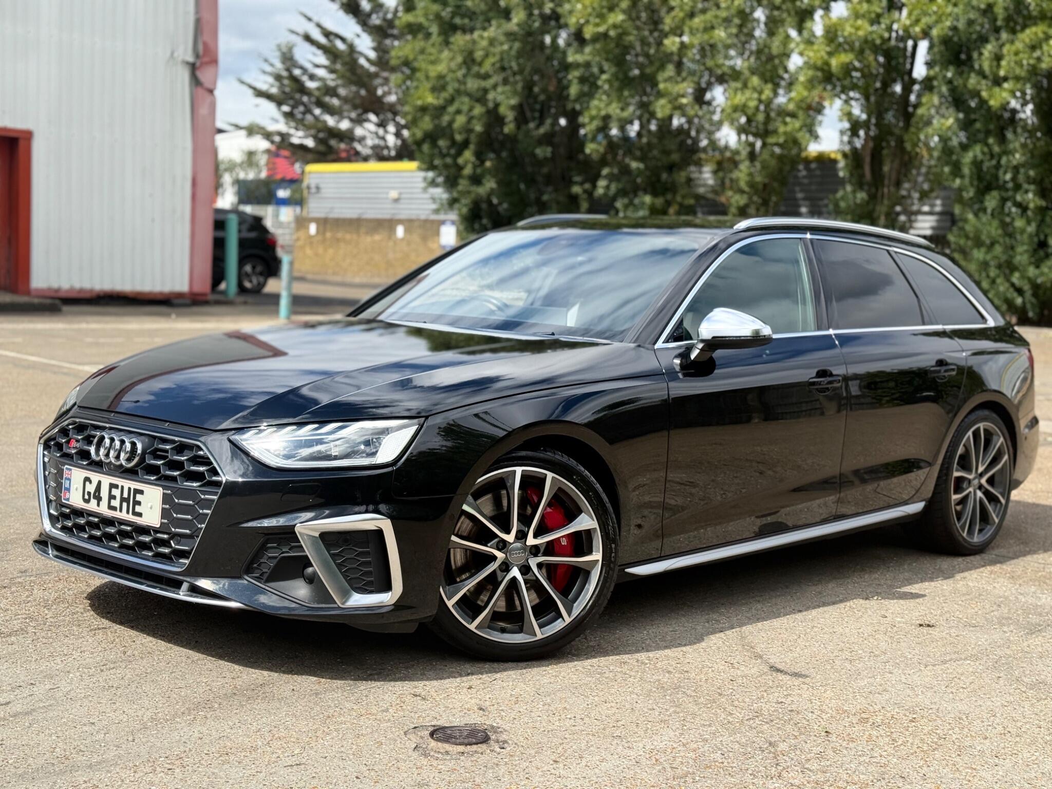 Audi S4 view 3