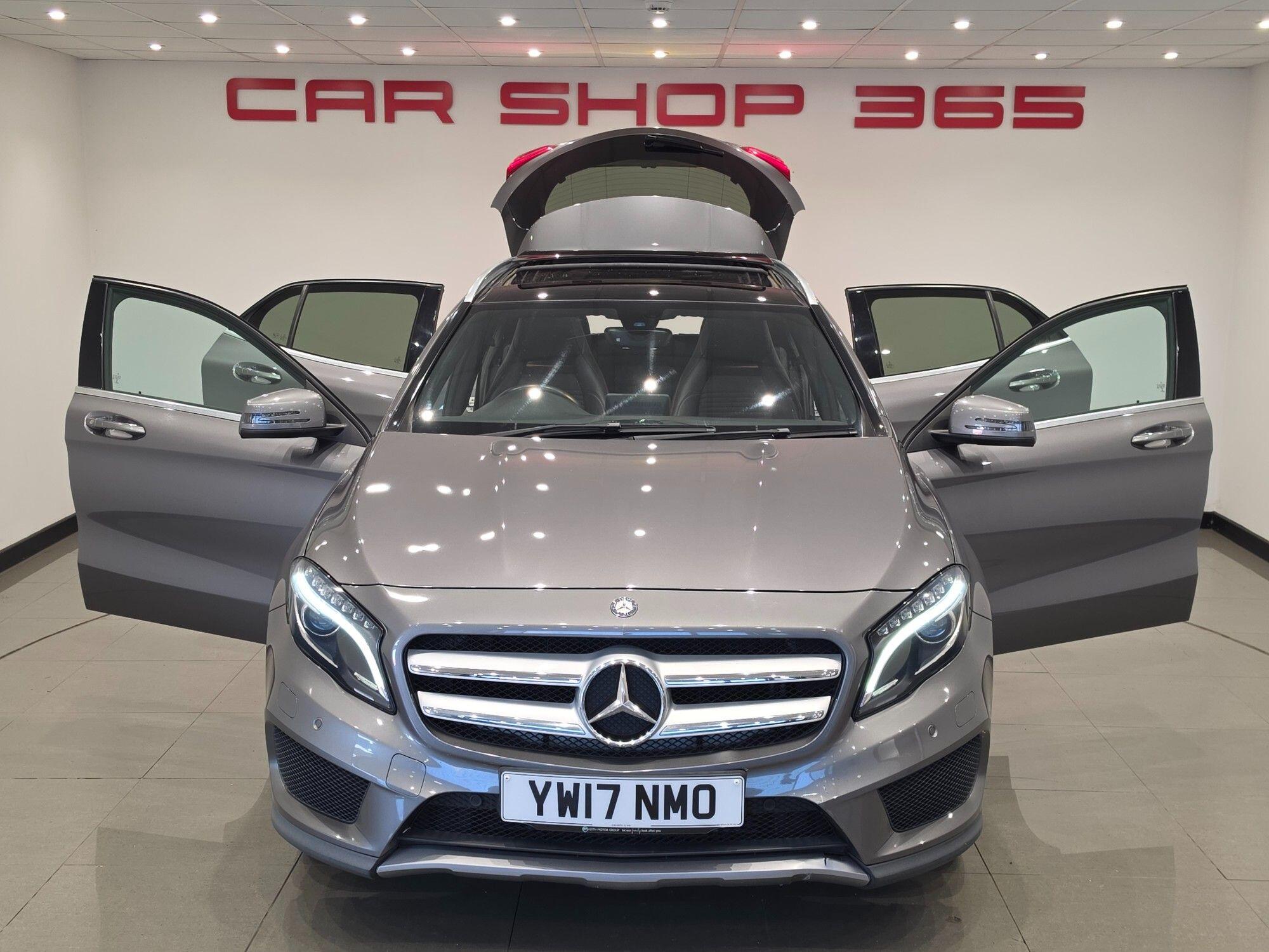 Mercedes-Benz GLA view 42