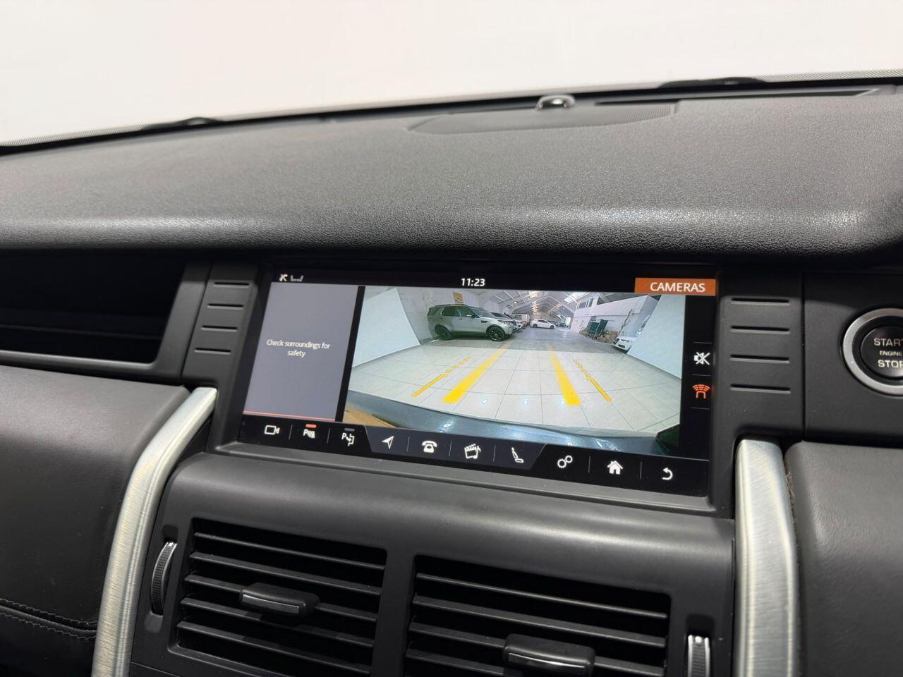 Land Rover Discovery Sport view 32