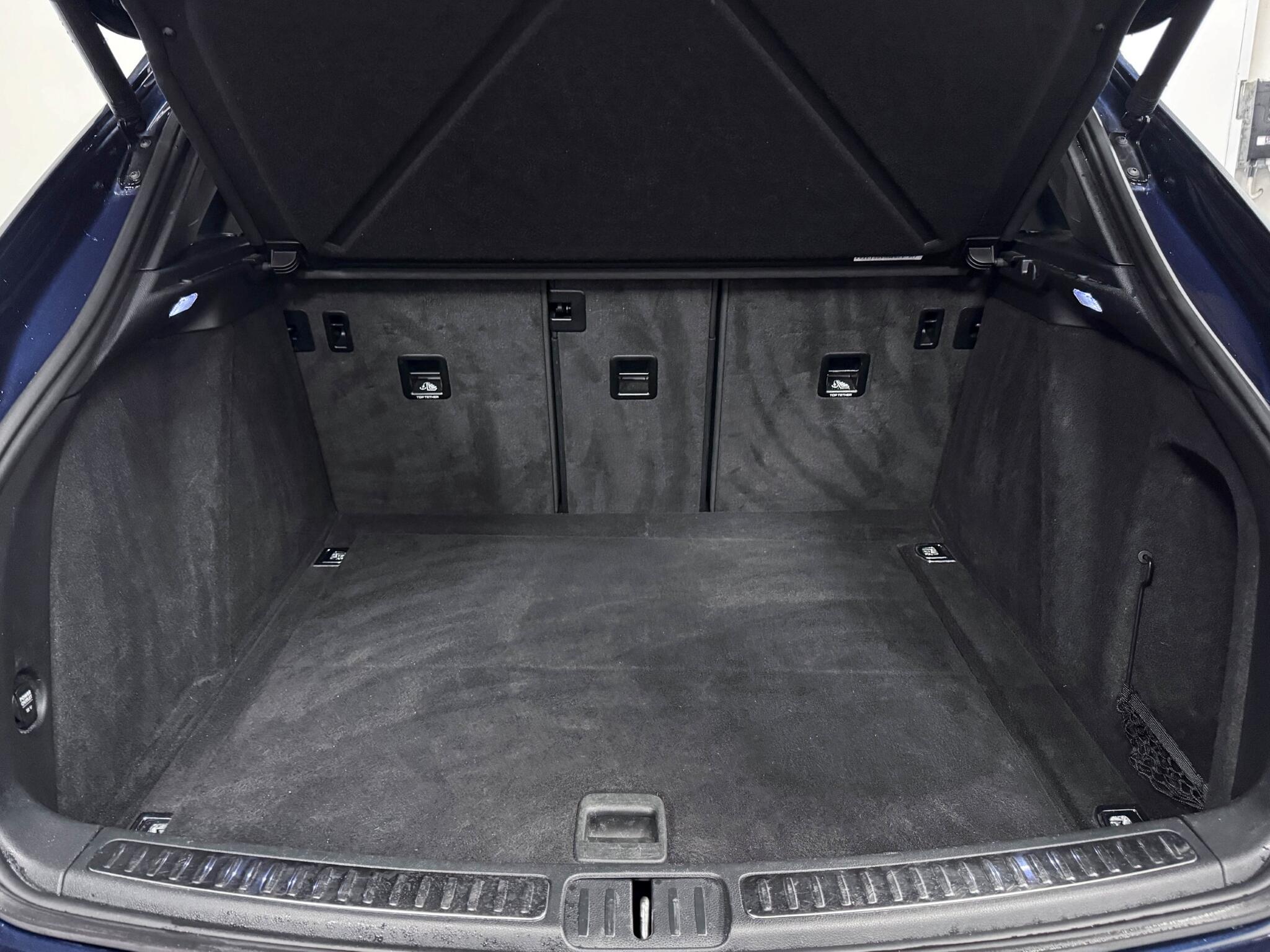 Porsche Macan view 7