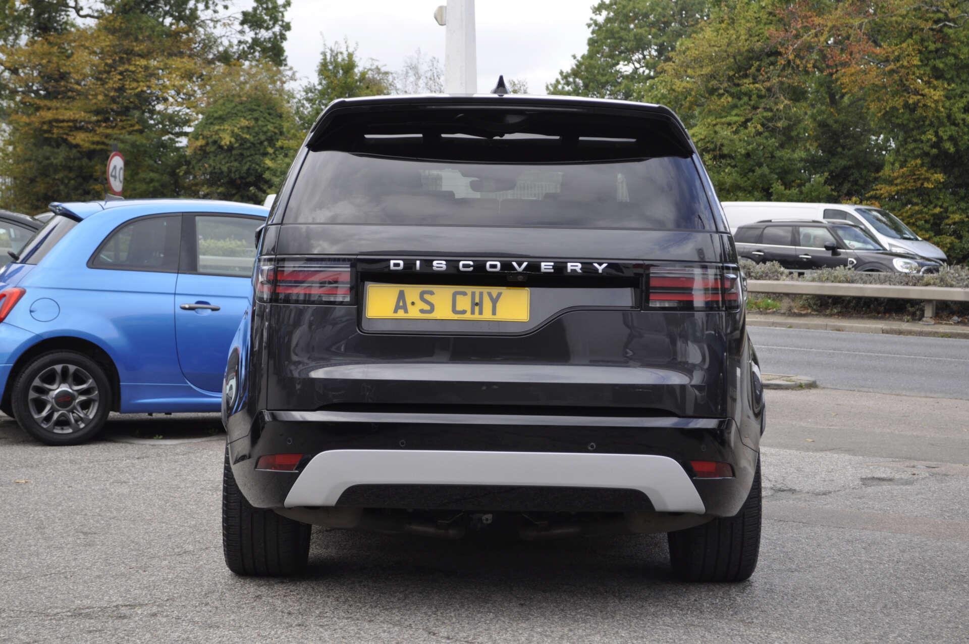 Land Rover Discovery view 2