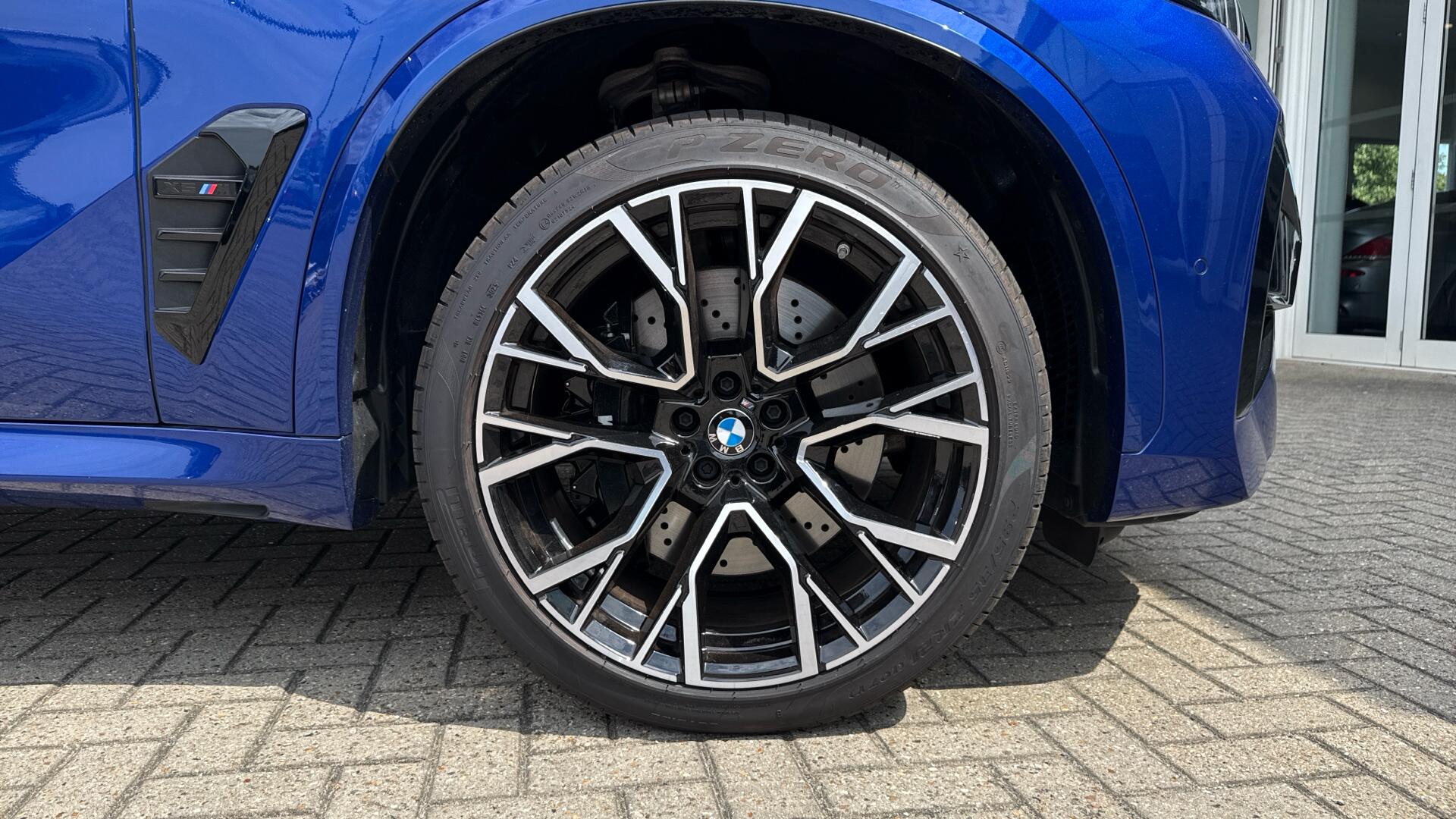 BMW X5 M view 14