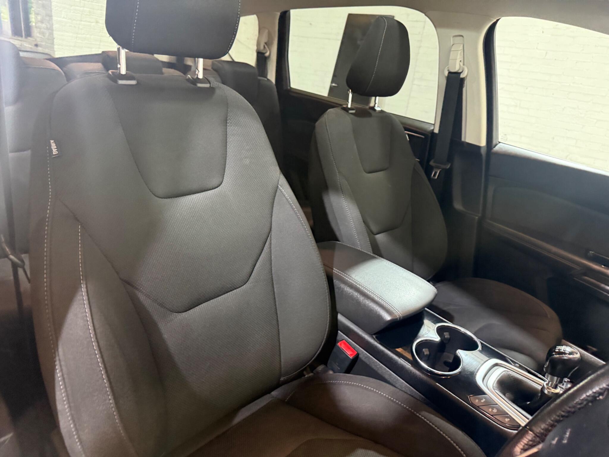 Ford S-Max view 22