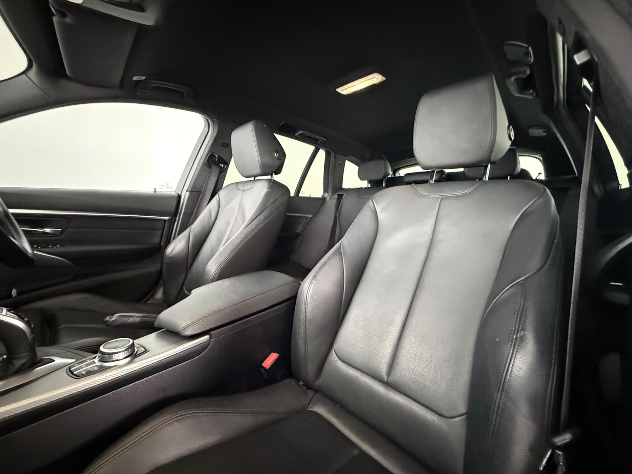 BMW 3 Series view 34