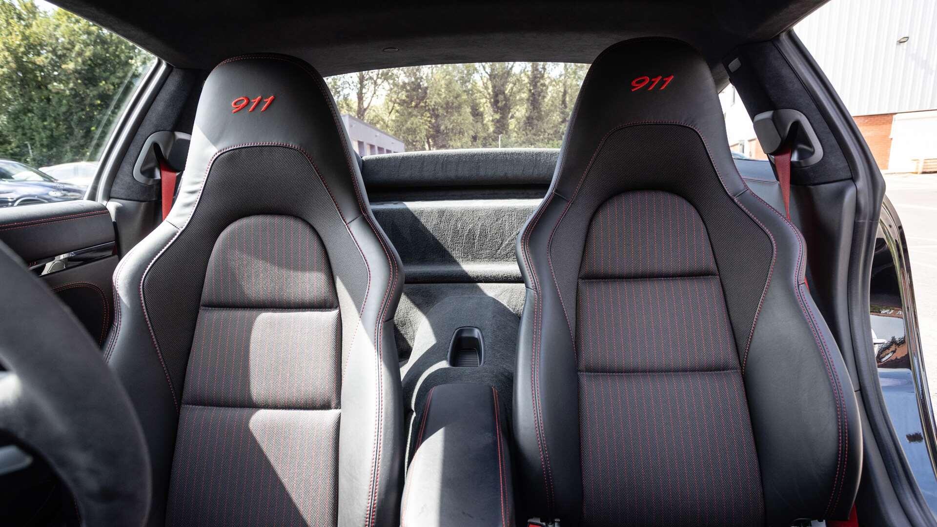 Porsche 911 view 14