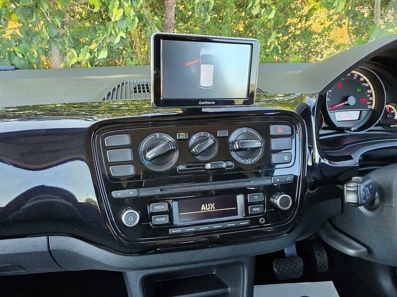 Volkswagen Up! view 39