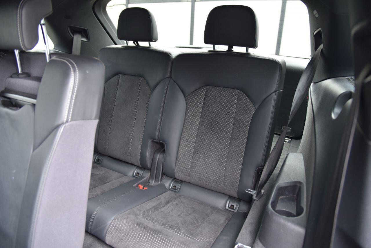 Audi Q7 view 27