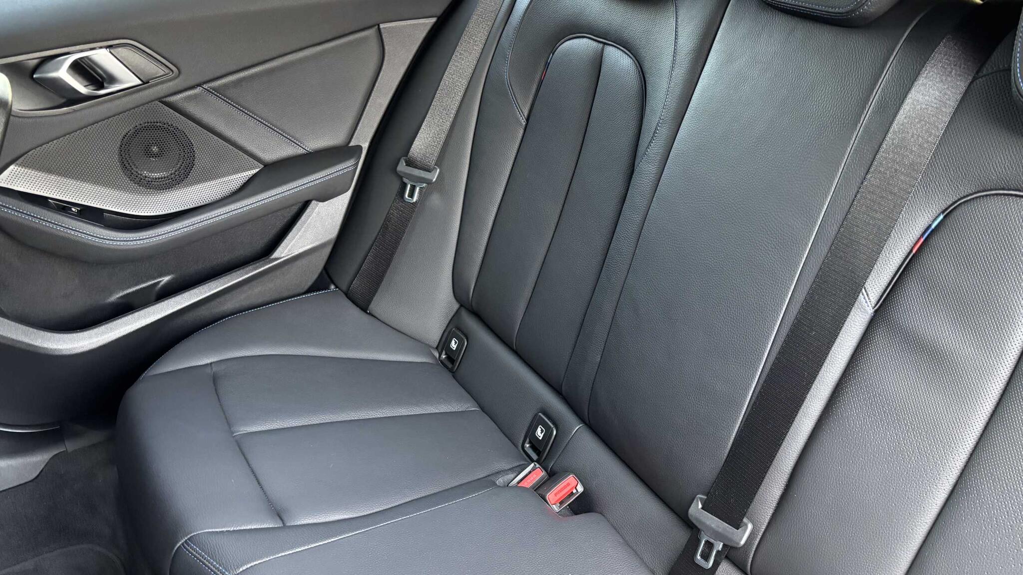 BMW 1 Series view 11