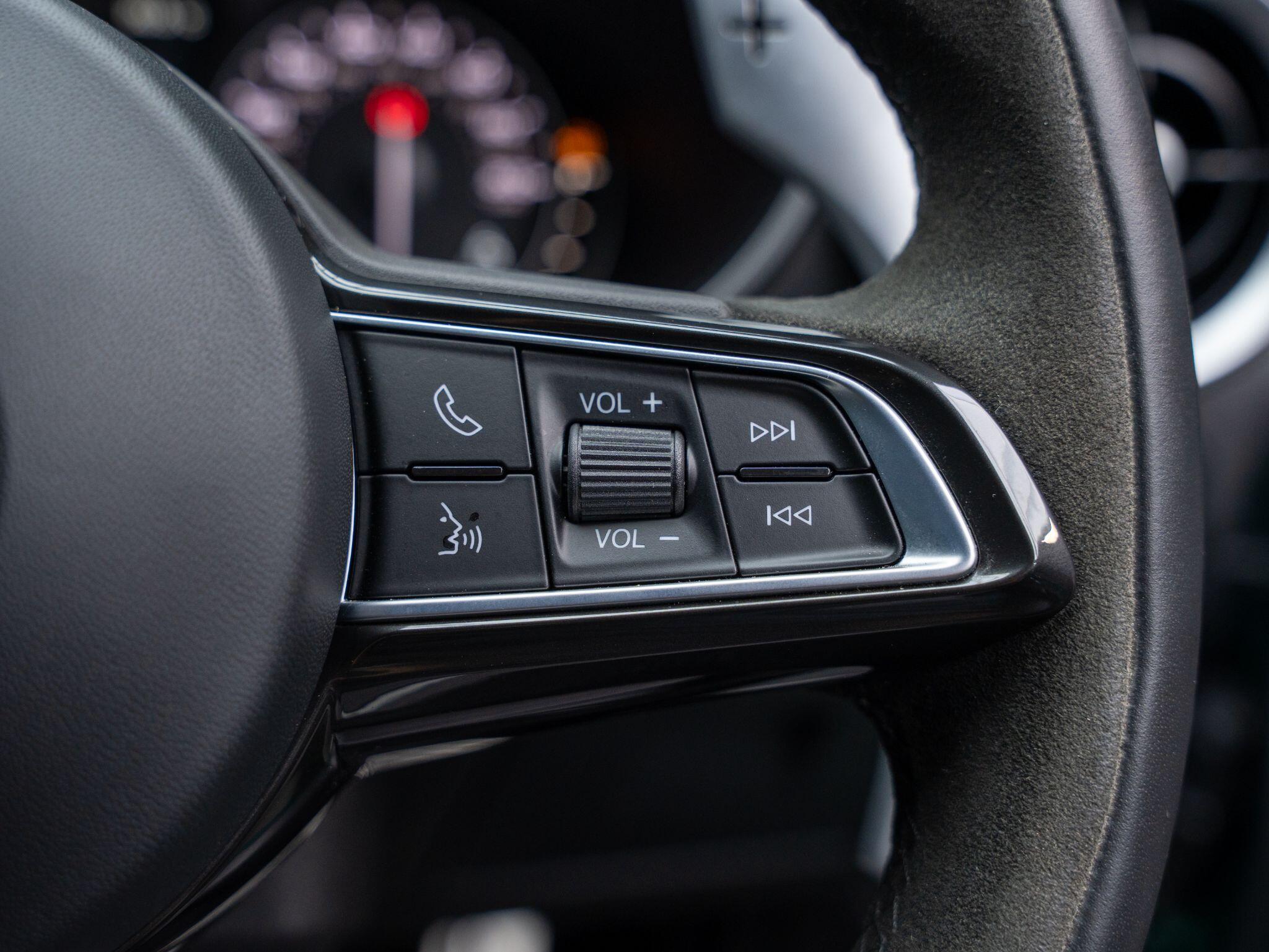 Alfa Romeo Stelvio view 32