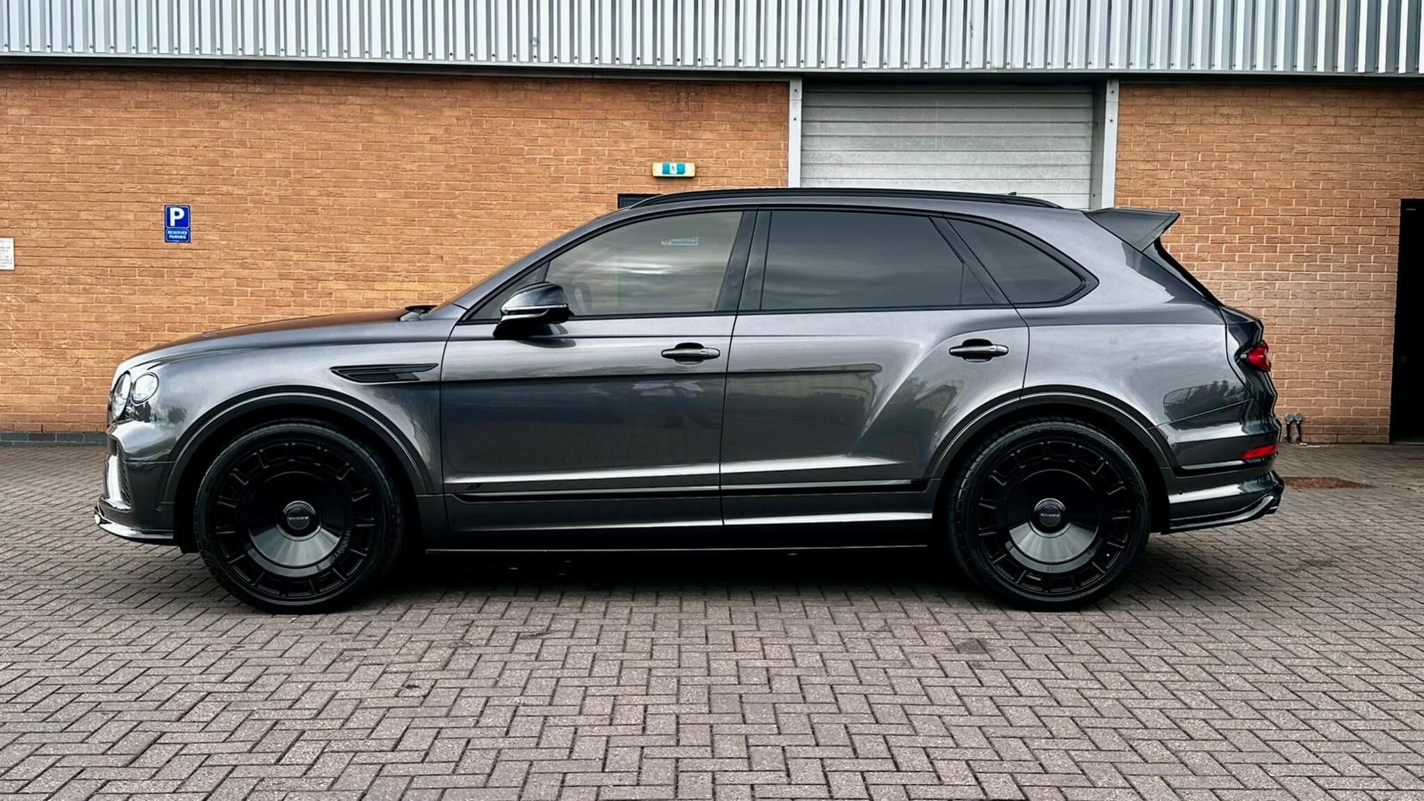 Bentley Bentayga view 15