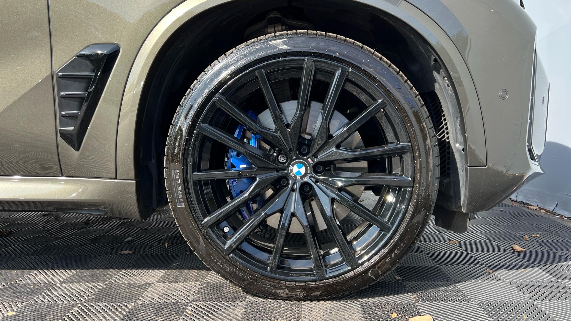 BMW X5 view 14
