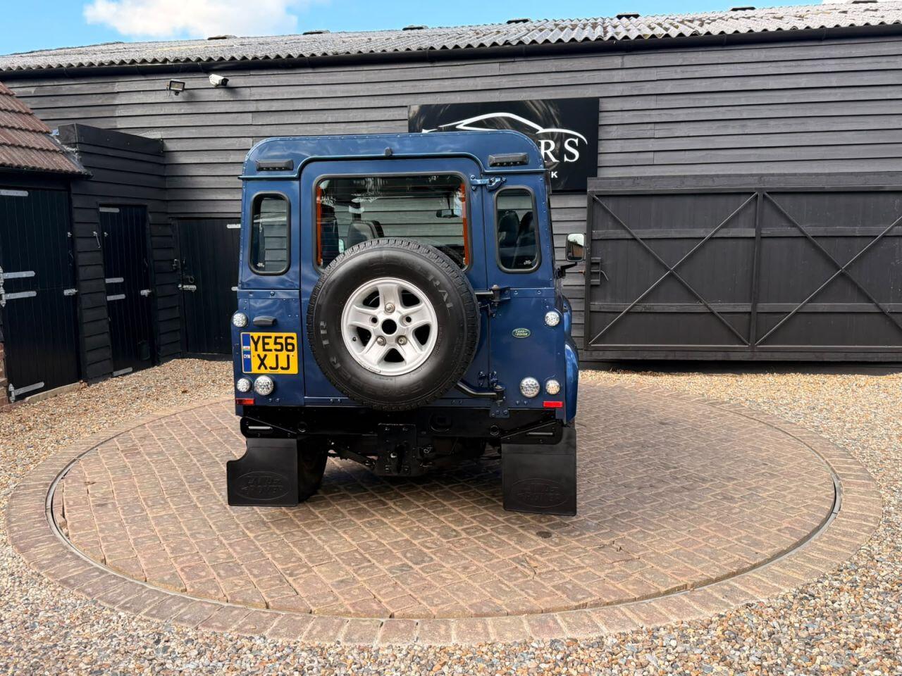 Land Rover Defender view 3