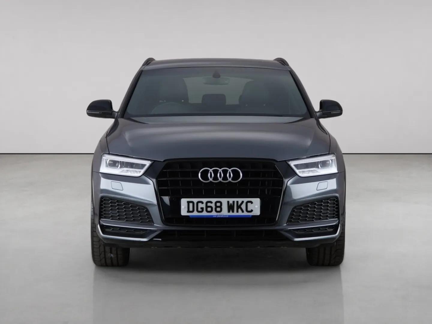 Audi Q3 view 5