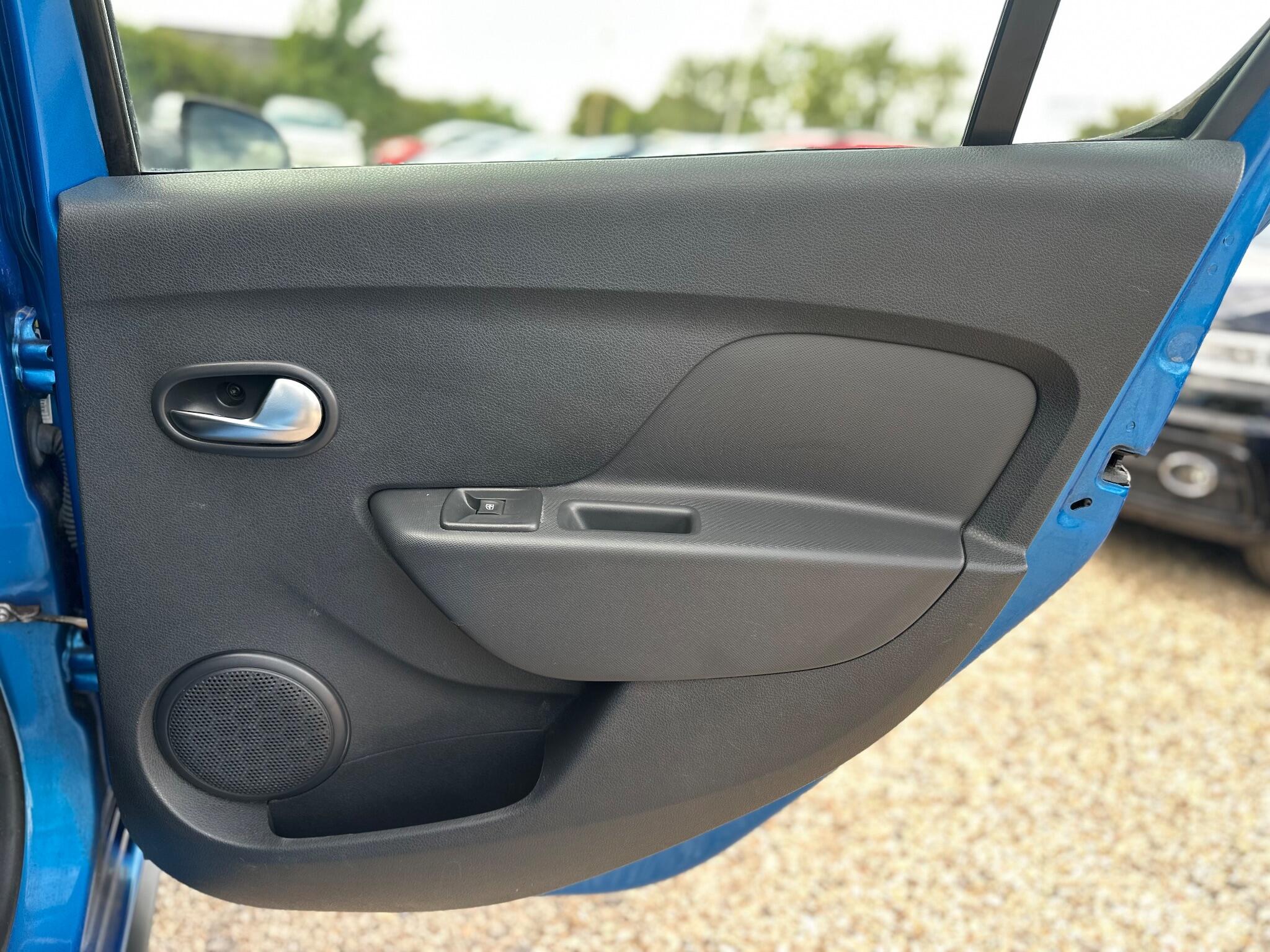 Dacia Sandero view 57