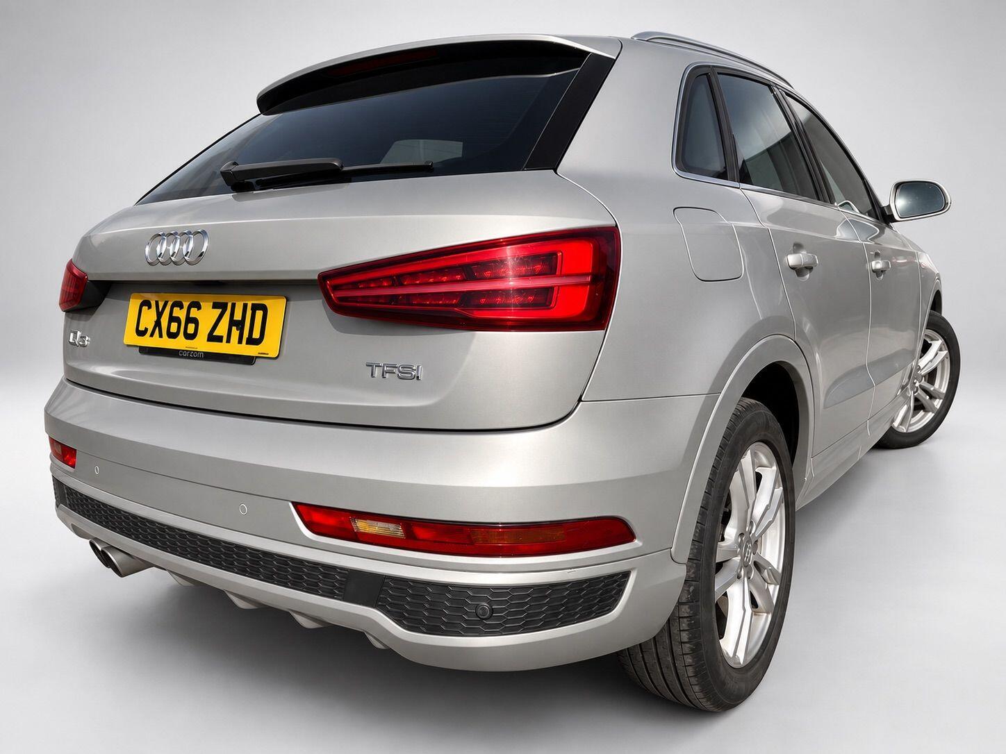 Audi Q3 view 13