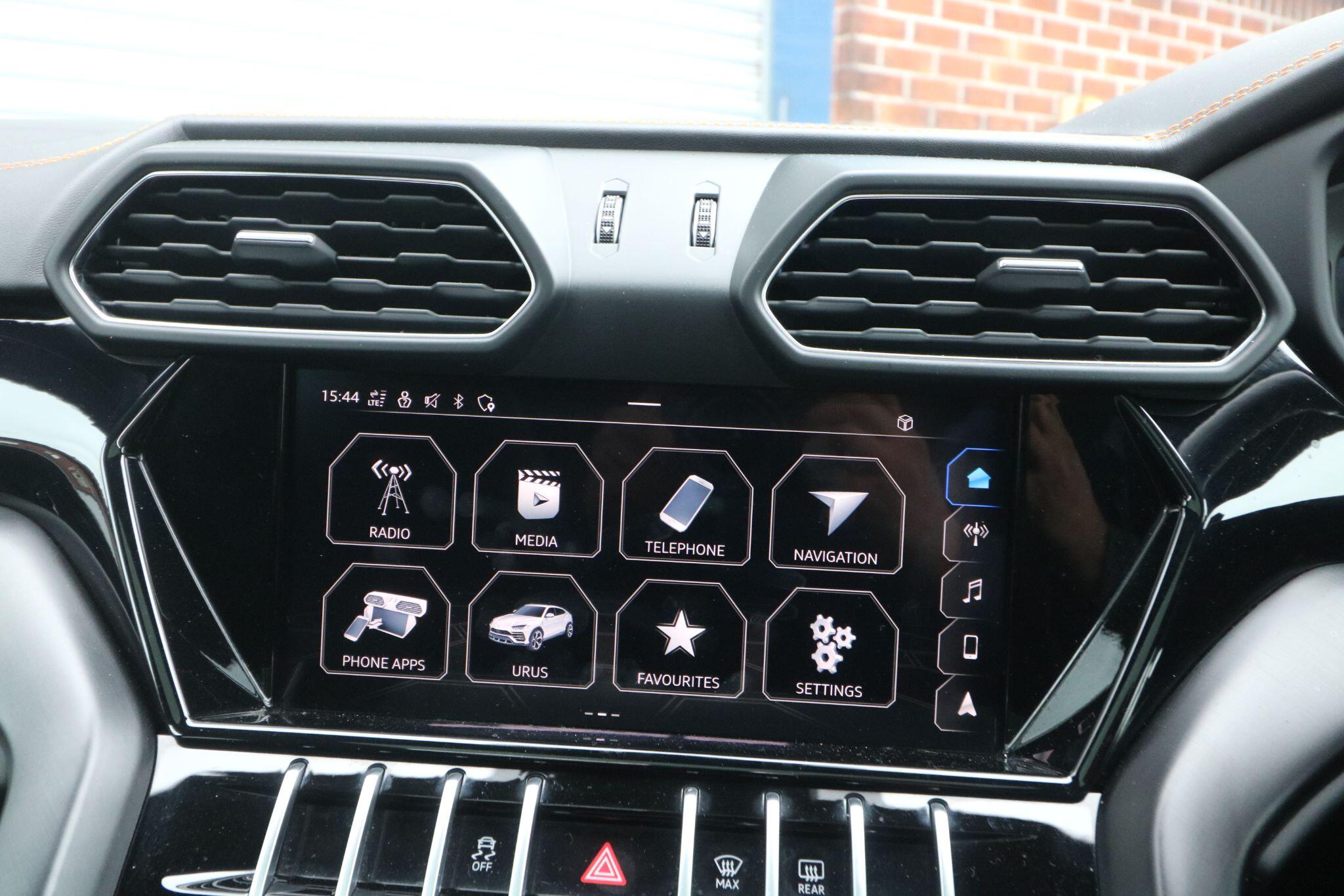 Lamborghini Urus view 18