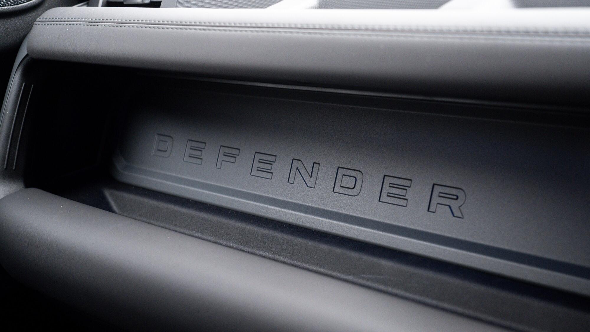 Land Rover Defender view 29