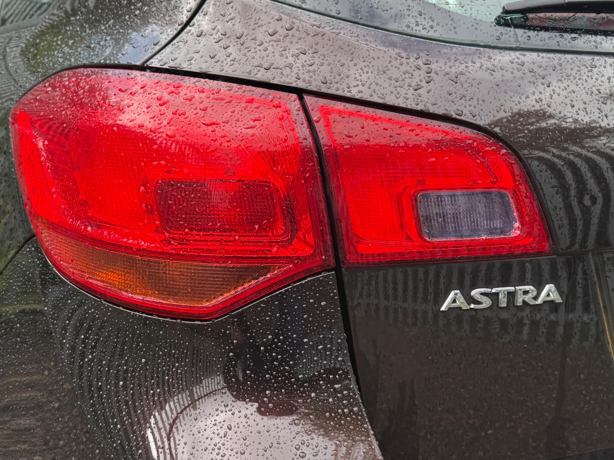 2014 Vauxhall Astra image 38