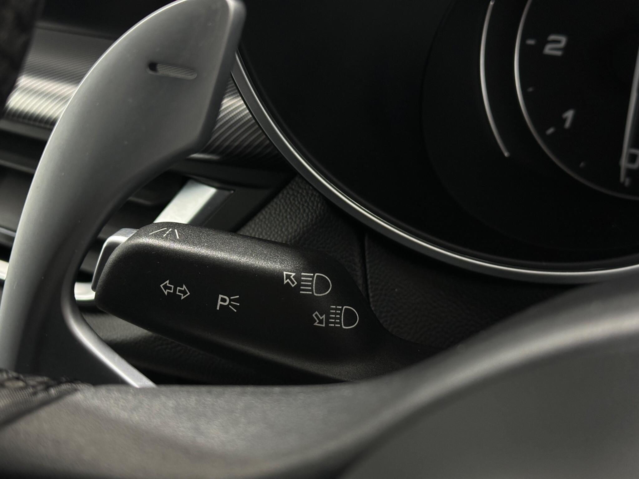 Alfa Romeo Stelvio view 13